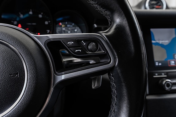Porsche Macan 20 of 30