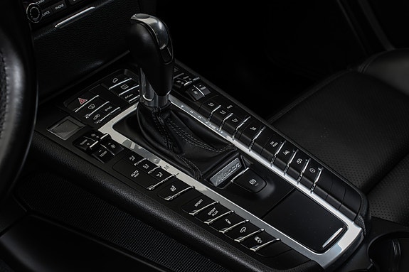 Porsche Macan 27 of 30