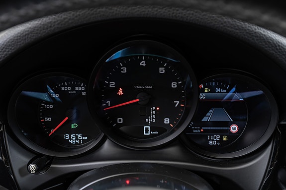 Porsche Macan 24 of 30