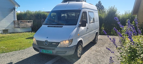 Mercedes-Benz Sprinter 2 of 30