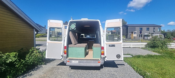 Mercedes-Benz Sprinter 22 of 30