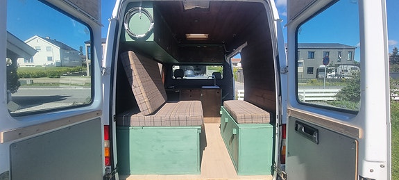 Mercedes-Benz Sprinter 21 of 30