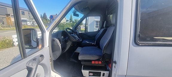 Mercedes-Benz Sprinter 10 of 30