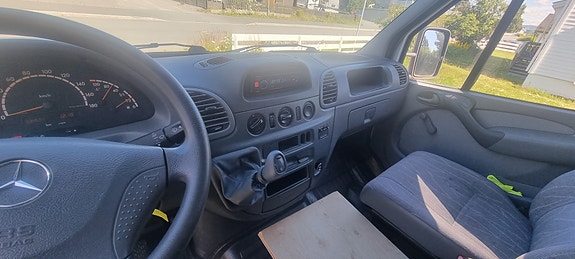 Mercedes-Benz Sprinter 13 of 30
