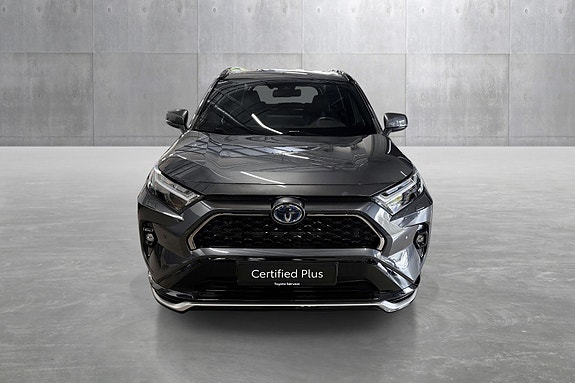 Toyota RAV4 8 of 28