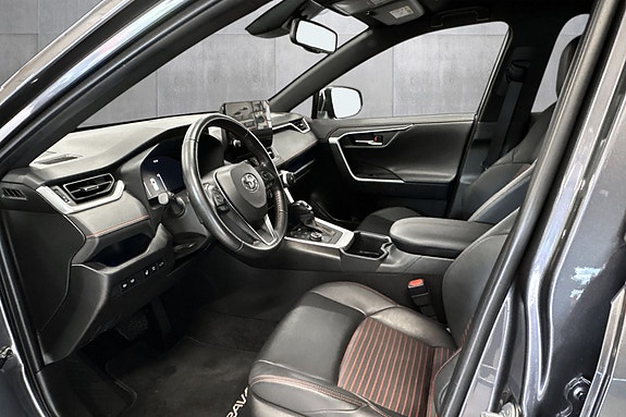 Toyota RAV4 11 of 28
