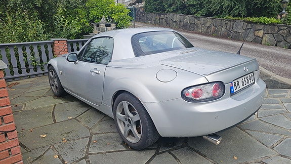 Mazda MX-5 4 of 15