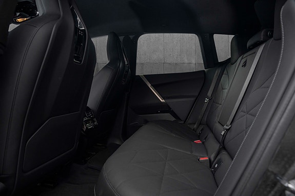 BMW iX 24 of 30