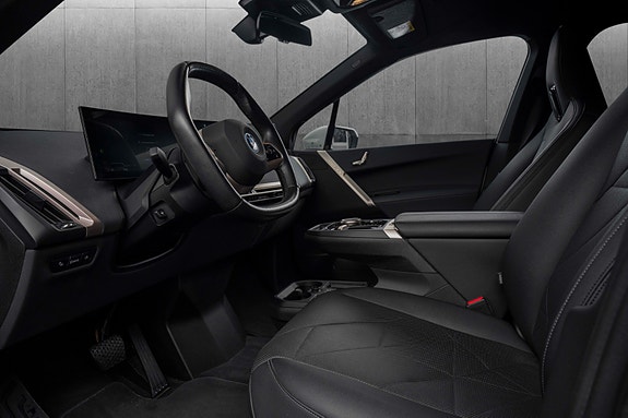 BMW iX 21 of 30