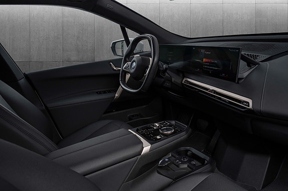 BMW iX 28 of 30