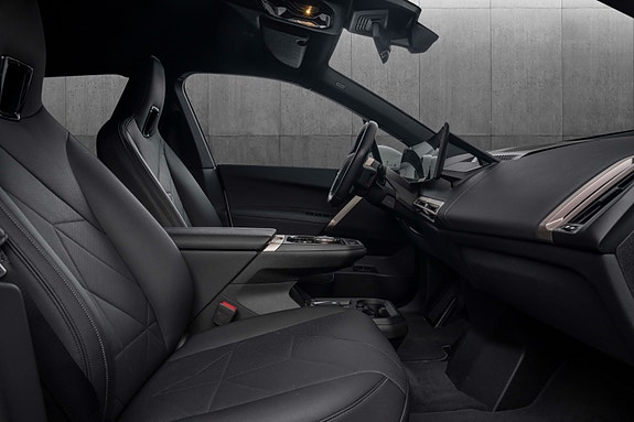 BMW iX 26 of 30