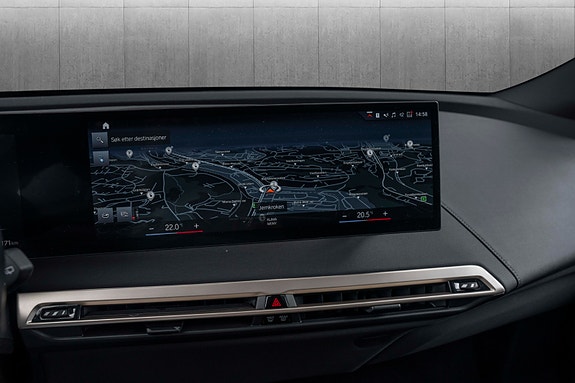 BMW iX 14 of 30