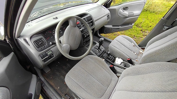 Suzuki Grand Vitara 3 of 7