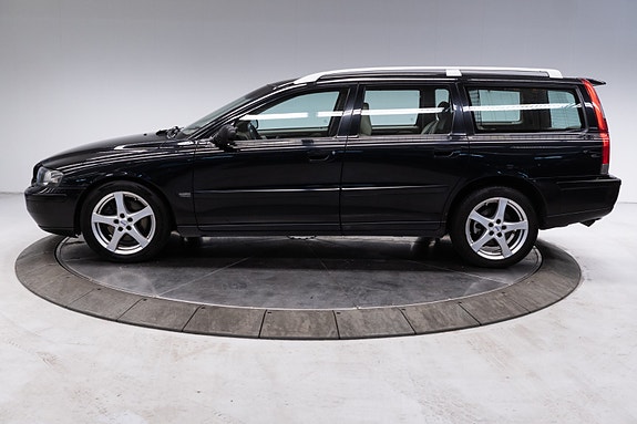 Volvo V70 2 of 30