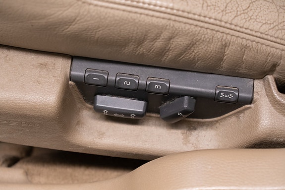 Volvo V70 30 of 30