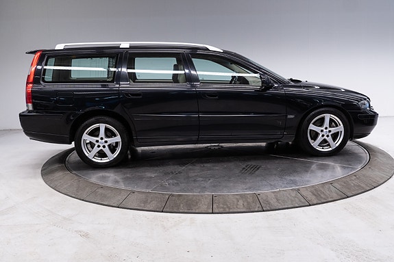 Volvo V70 11 of 30