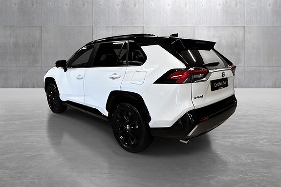 Toyota RAV4 3 of 29