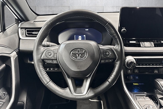 Toyota RAV4 11 of 29