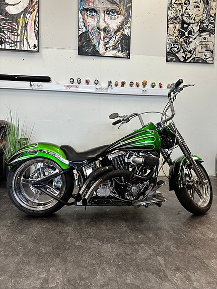Harley-Davidson FLSTC Heritage Softail Classic 3 of 13
