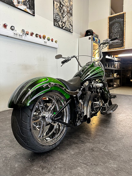 Harley-Davidson FLSTC Heritage Softail Classic 6 of 13