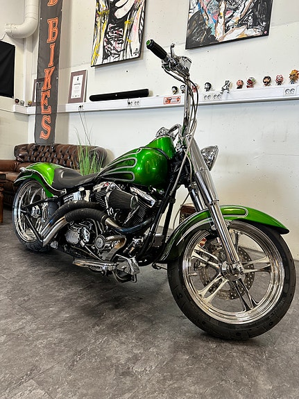 Harley-Davidson FLSTC Heritage Softail Classic 2 of 13