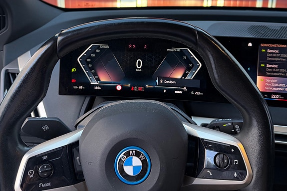 BMW iX 6 of 15