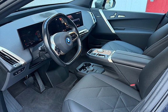 BMW iX 5 of 15