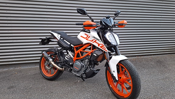 KTM 390 Duke 3 of 18