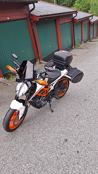 KTM 390 Duke 12 of 18