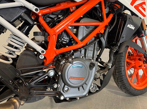 KTM 390 Duke 8 of 18