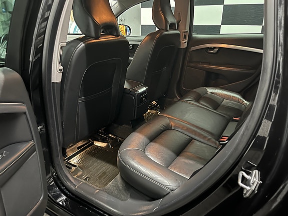 Volvo V70 21 of 30