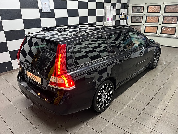 Volvo V70 8 of 30