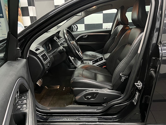 Volvo V70 15 of 30