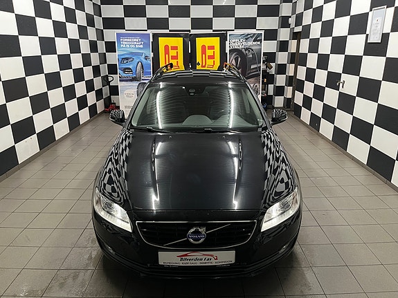 Volvo V70 4 of 30