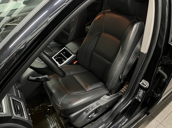 Volvo V70 16 of 30
