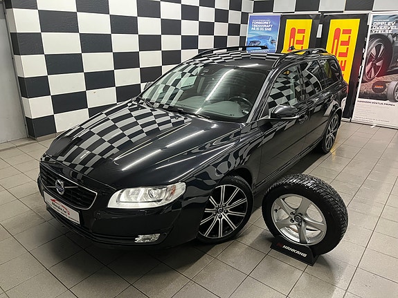 Volvo V70 2 of 30