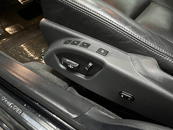 Volvo V70 17 of 30