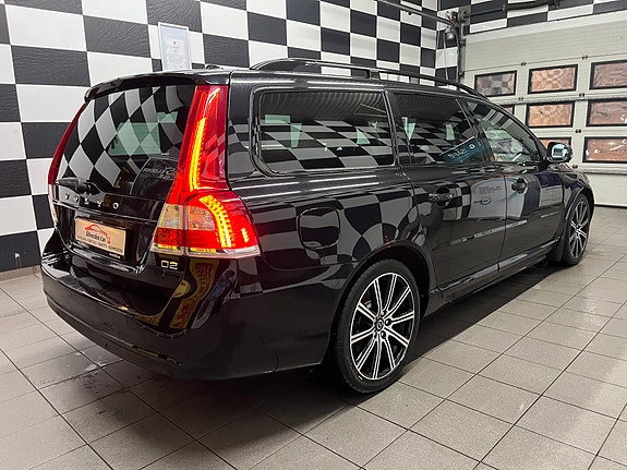 Volvo V70 7 of 30