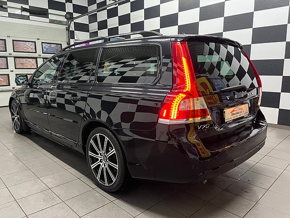Volvo V70 10 of 30