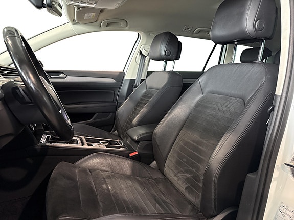 Volkswagen Passat 17 of 22