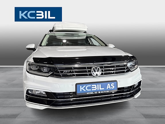 Volkswagen Passat 2 of 22