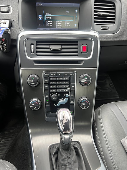 Volvo S60 9 of 15