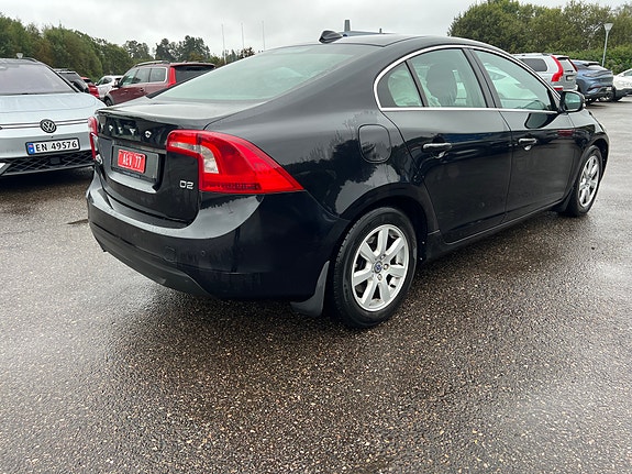 Volvo S60 5 of 15