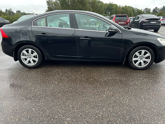 Volvo S60 4 of 15