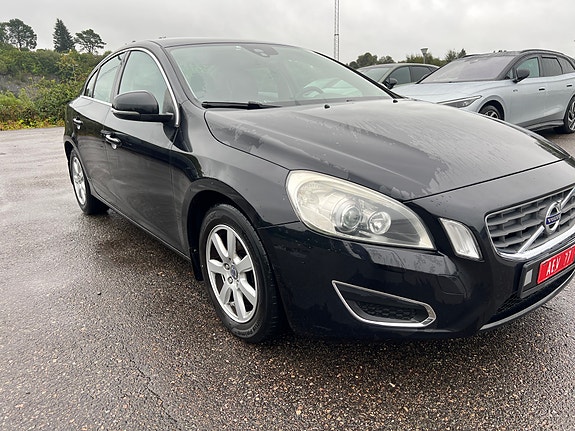Volvo S60 3 of 15