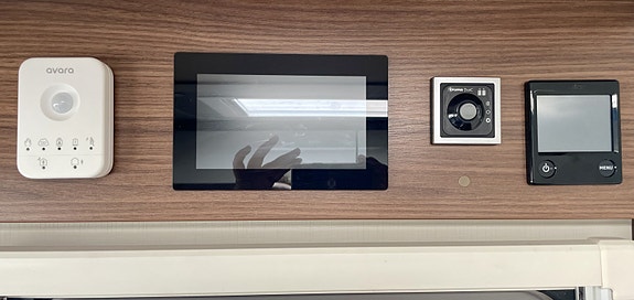 Hymer B 680 MC 2023 – NY 2,0 L MOTOR | 24.000 KM | LITHIUM | 1500 W INVERTER | SENKESENG | TV 9 of 30