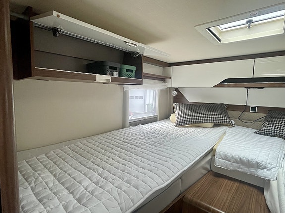 Hymer B 680 MC 2023 – NY 2,0 L MOTOR | 24.000 KM | LITHIUM | 1500 W INVERTER | SENKESENG | TV 28 of 30