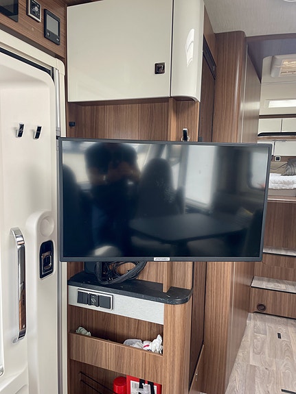 Hymer B 680 MC 2023 – NY 2,0 L MOTOR | 24.000 KM | LITHIUM | 1500 W INVERTER | SENKESENG | TV 15 of 30