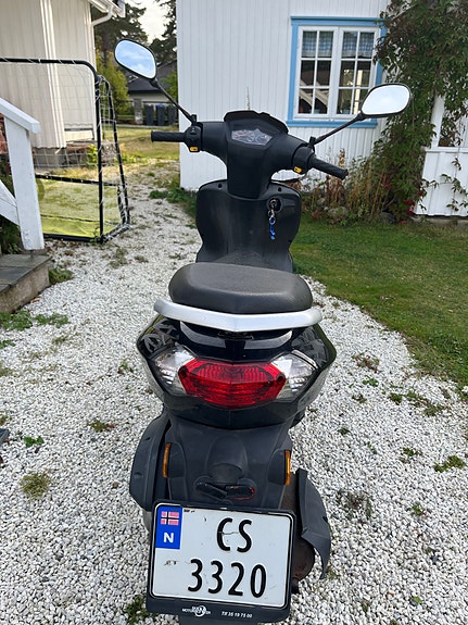 Peugeot Kisbee 2 of 7