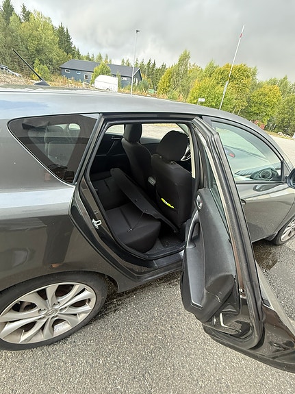 Mazda 3 8 of 17